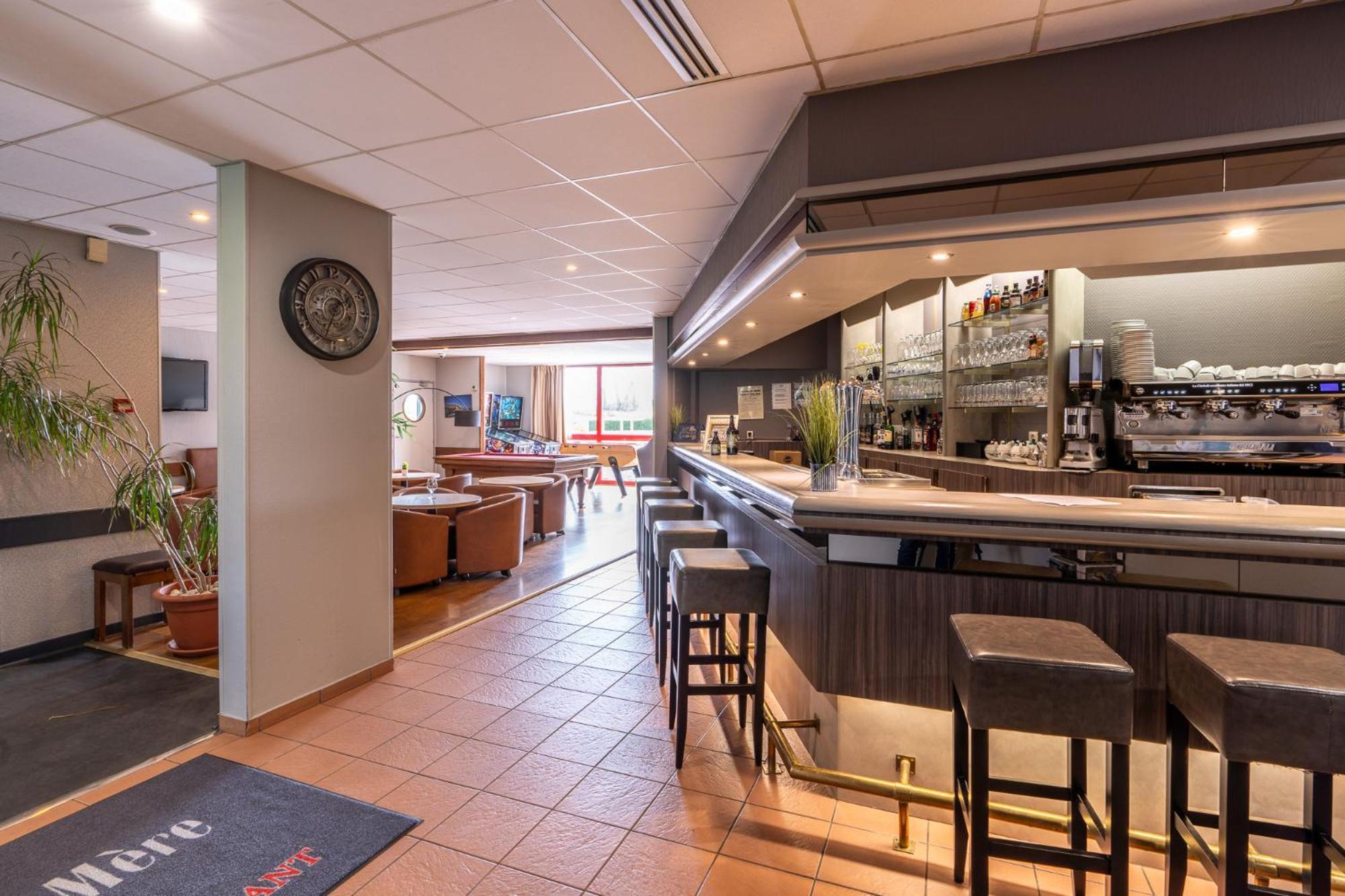 Logis Hotel Restaurant Le Sainte Mere Exterior foto